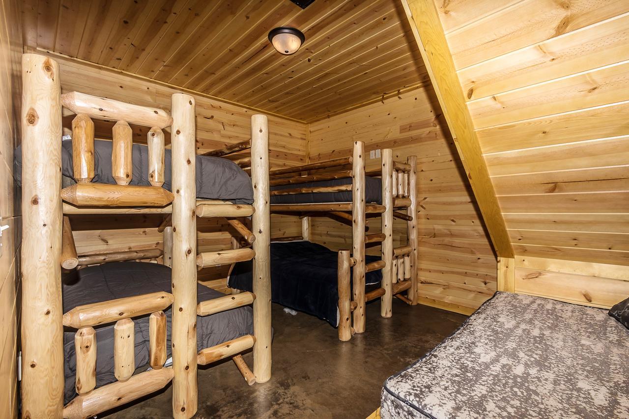 Hocking Hills Cabins & Resort Foxfire ローガン エクステリア 写真