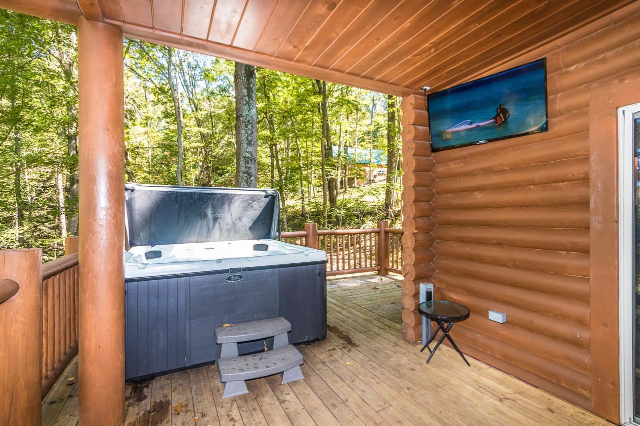 Hocking Hills Cabins & Resort Foxfire ローガン エクステリア 写真