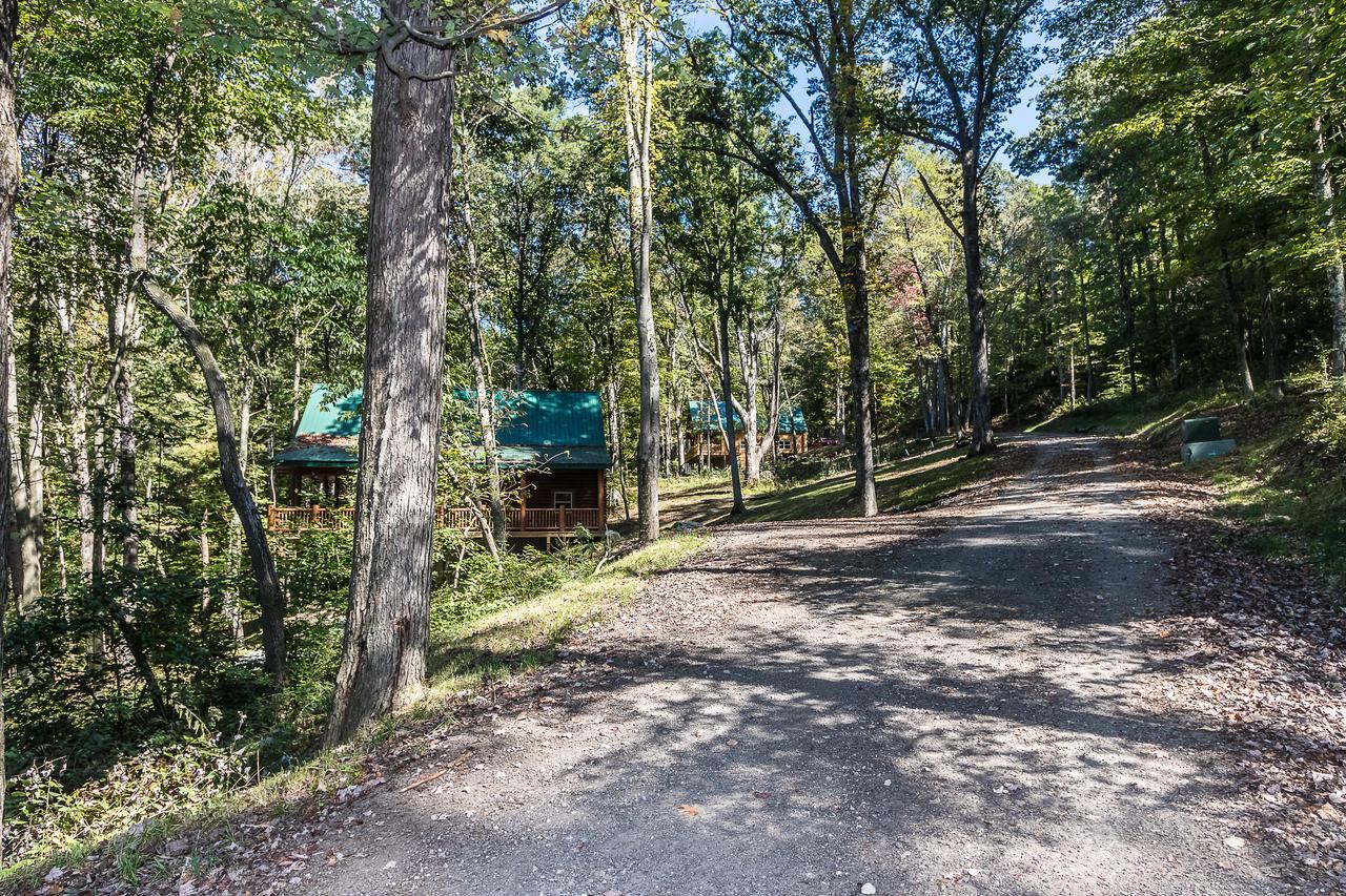 Hocking Hills Cabins & Resort Foxfire ローガン エクステリア 写真