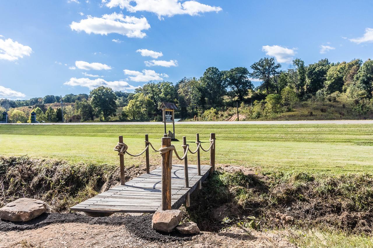 Hocking Hills Cabins & Resort Foxfire ローガン エクステリア 写真
